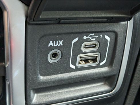 New 2025 Jeep Gladiator Sport image 21