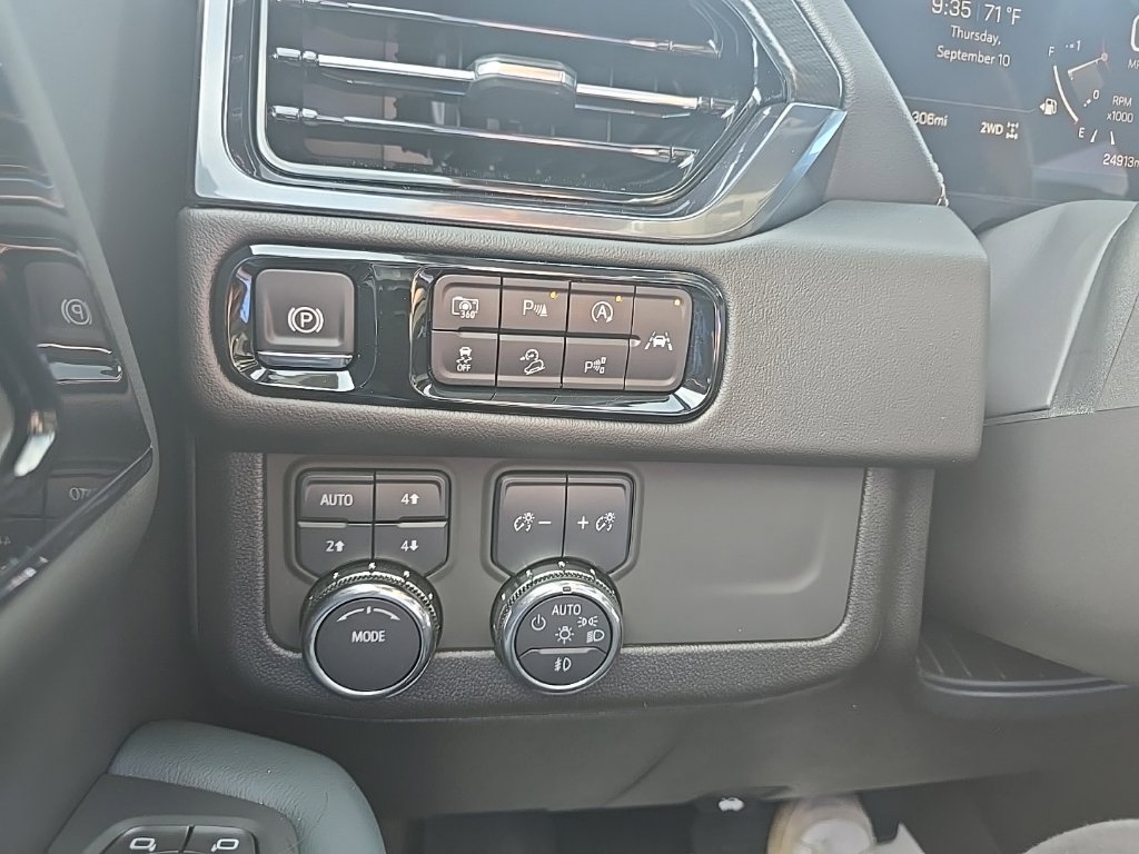 Used 2025 GMC Yukon XL AT4 w/ LPO, Floor Liner Package AWD/4WD image 26