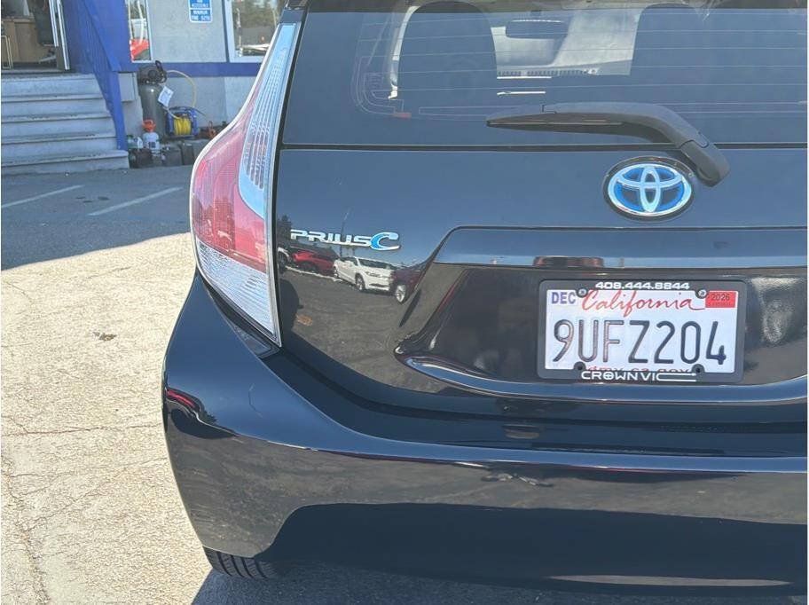 Used 2015 Toyota Prius C One FWD image 22