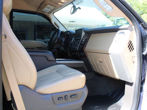 Used 2013 Ford F250 Lariat w/ Lariat Interior Pkg AWD/4WD image 19