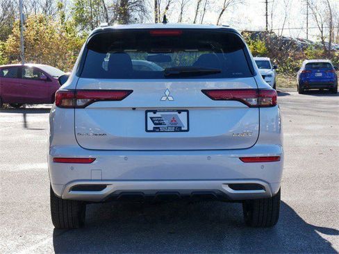 Used 2025 Mitsubishi Outlander SEL image 6