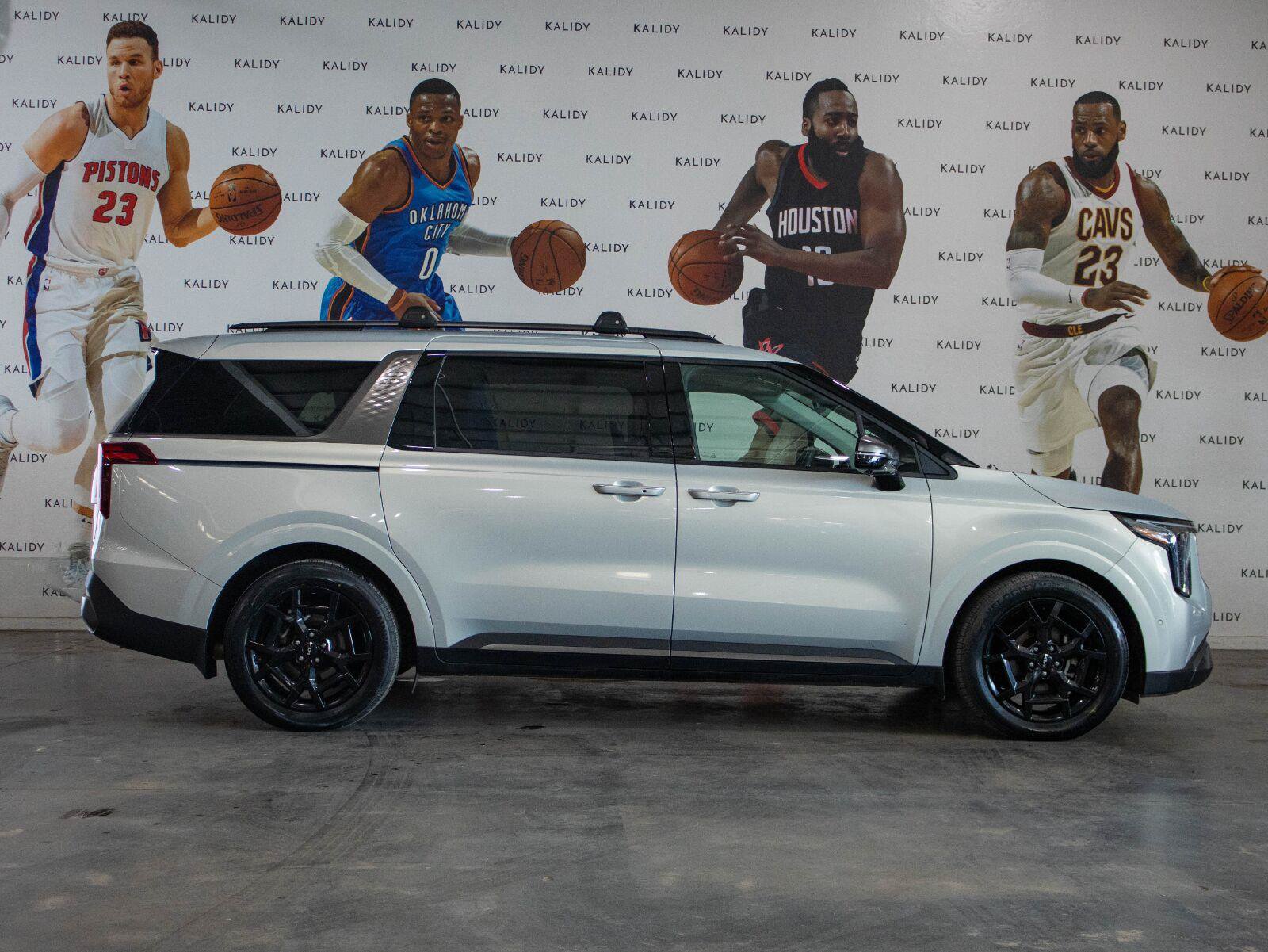 Used 2025 Kia Carnival SX Prestige FWD image 20