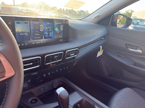 New 2026 Nissan Sentra SV w/ SV Convenience Package FWD image 20