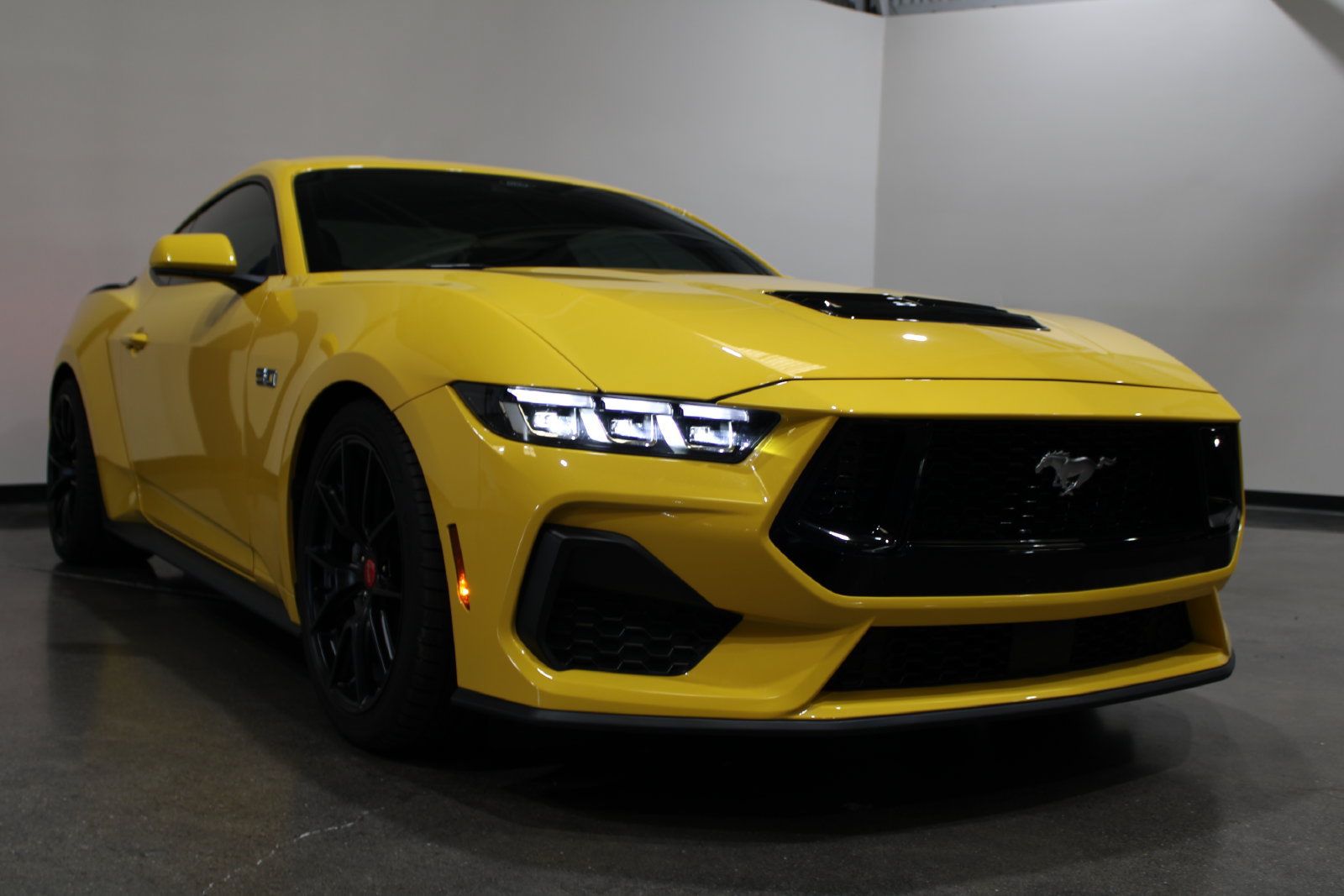 Used 2024 Ford Mustang GT RWD image 5