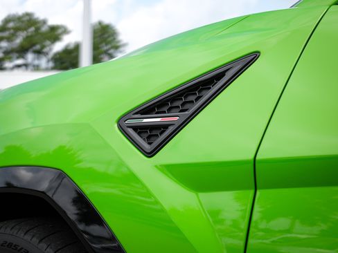 Used 2022 Lamborghini Urus AWD/4WD image 8