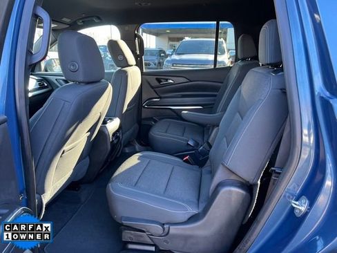 Used 2025 Chevrolet Traverse LT image 14