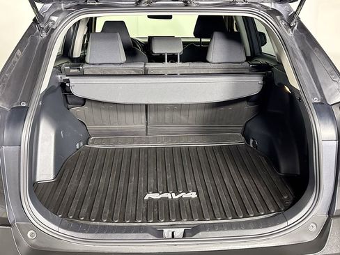 Used 2020 Toyota RAV4 LE w/ All Weather Liner Package AWD/4WD image 20