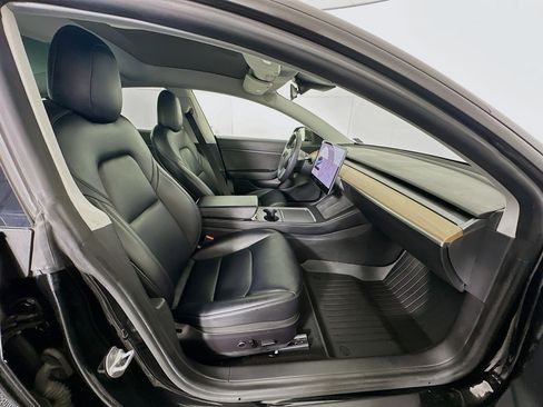 Used 2021 Tesla Model 3 Standard Range image 30