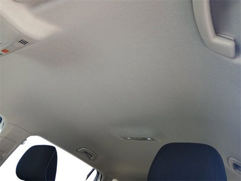 Used 2024 Volkswagen Tiguan S image 31