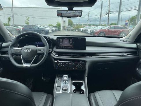 Certified 2025 INFINITI QX60 Luxe w/ Vision Package image 13