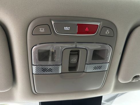 Used 2023 Kia Telluride S w/ S Sunroof Package FWD image 32