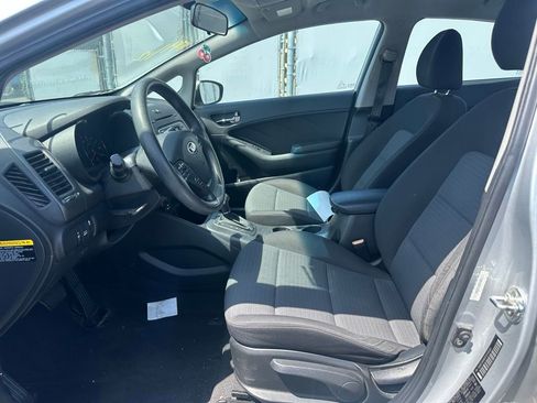 Used 2015 Kia Forte LX w/ Popular Package FWD image 9