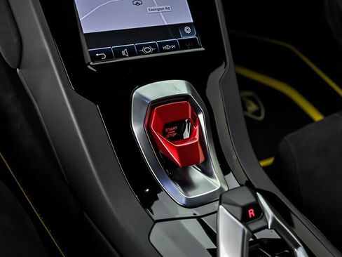 Used 2021 Lamborghini Huracan EVO RWD image 37