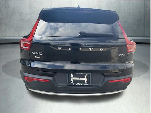 Used 2019 Volvo XC40 T5 Momentum AWD/4WD image 4