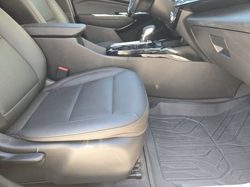 Used 2025 Chevrolet Trax RS w/ Driver Confidence Package image 16