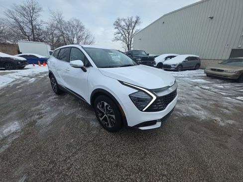 Certified 2024 Kia Sportage EX image 11