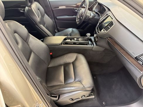 Used 2018 Volvo XC90 T6 Momentum w/ Convenience Package AWD/4WD image 29