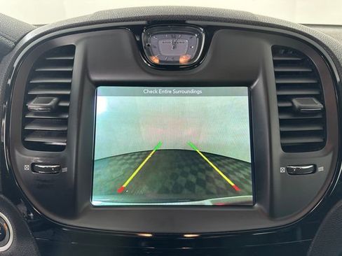Used 2019 Chrysler 300 S AWD/4WD image 29