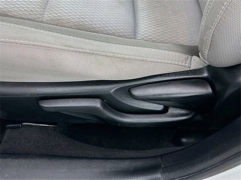 Used 2017 Toyota Corolla LE image 18