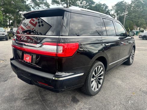 Used 2019 Lincoln Navigator Select w/ Technology Package RWD image 3