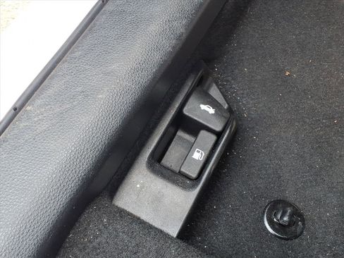 Used 2022 Toyota Corolla LE image 24