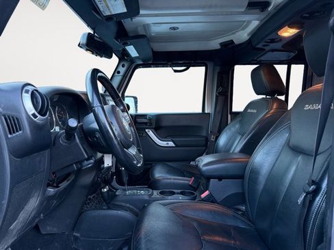Used 2016 Jeep Wrangler Unlimited Sahara w/ Dual Top Group image 9
