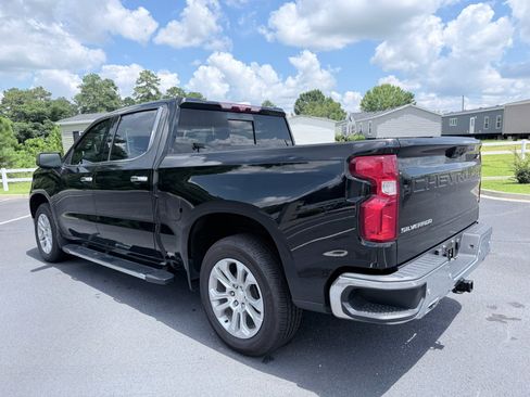Used 2022 Chevrolet Silverado 1500 LTZ w/ Technology Package AWD/4WD image 7