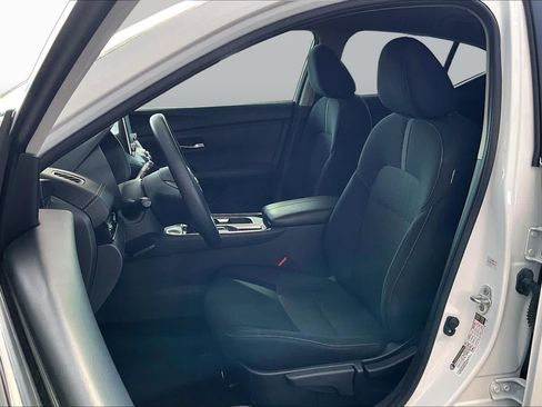 Certified 2024 Nissan Sentra SV w/ Lighting Package FWD image 8