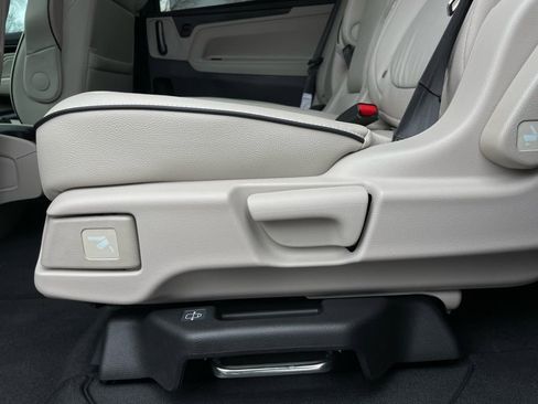 New 2026 Honda Odyssey Touring image 39