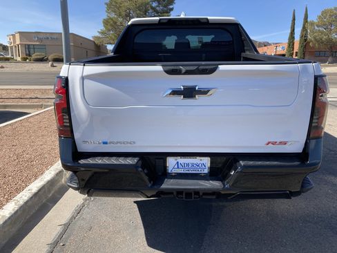 New 2025 Chevrolet Silverado EV RST image 9