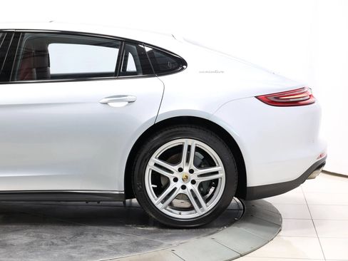 Used 2018 Porsche Panamera 4S Executive w/ Carbon Fiber Interior Package AWD/4WD image 9