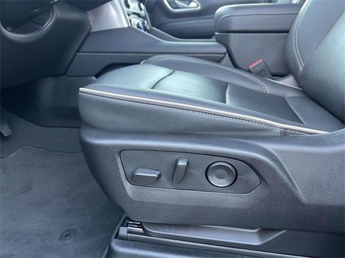 Certified 2024 Chevrolet Suburban Premier w/ Premium Package image 18