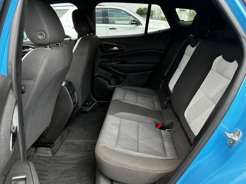 Used 2024 Chevrolet Trax RS FWD image 27