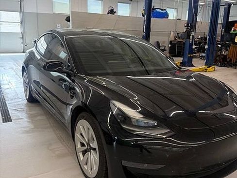 Used 2021 Tesla Model 3 Standard Range Plus RWD image 3
