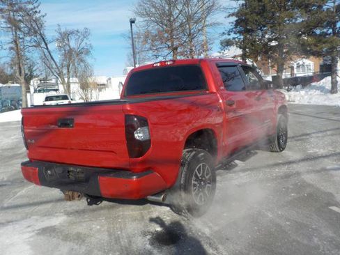Used 2016 Toyota Tundra SR5 w/ SR5 Upgrade Package image 9