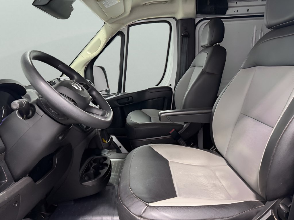 Used 2025 RAM ProMaster 2500 w/ Convenience Group FWD image 11