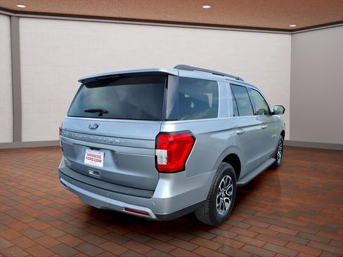 Used 2024 Ford Expedition XLT image 8