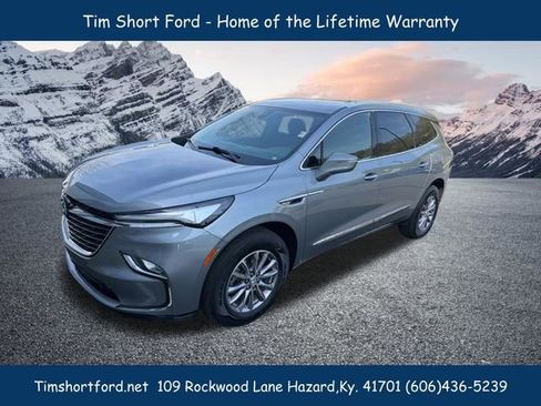 Used 2023 Buick Enclave Essence AWD/4WD image 2