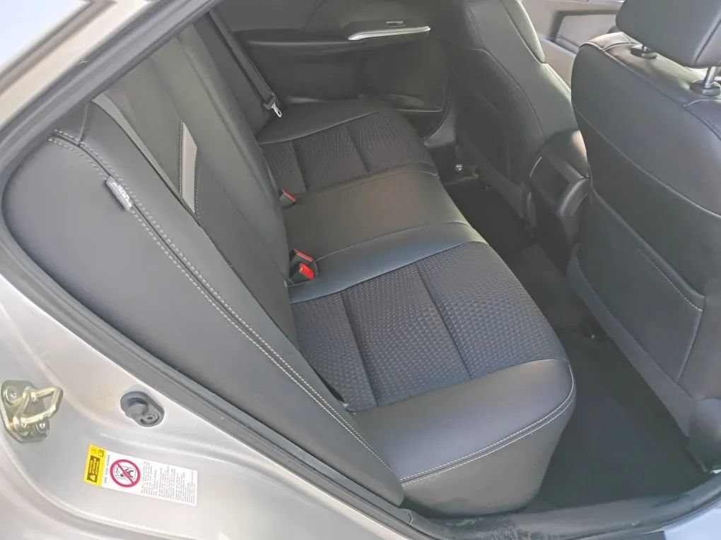 Used 2014 Toyota Camry SE FWD image 17