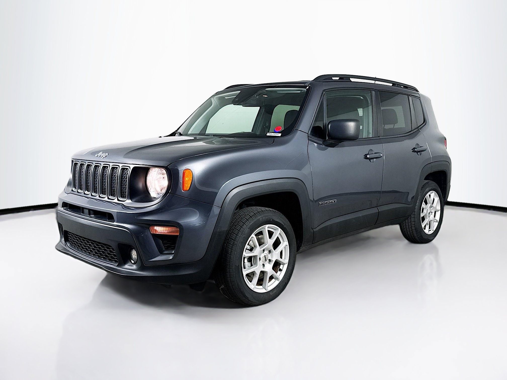 Used 2022 Jeep Renegade Latitude AWD/4WD image 4