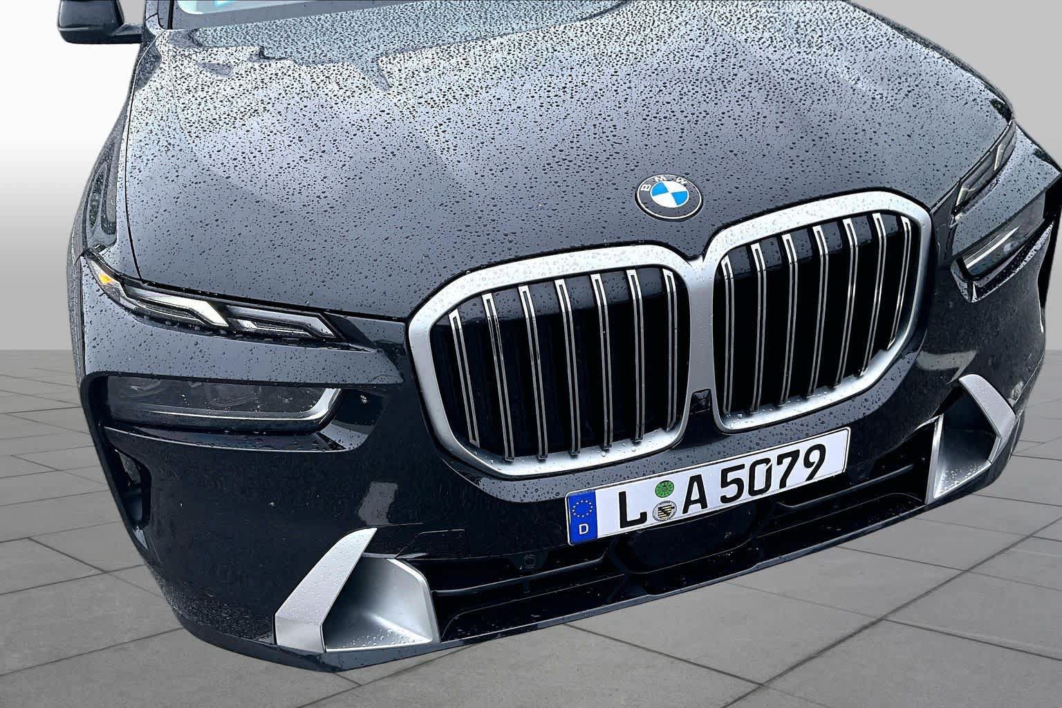 Used 2023 BMW X7 xDrive40i w/ Premium Package AWD/4WD image 30