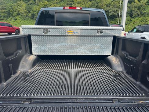 Used 2013 Nissan Titan SV w/ SV Value Truck Pkg AWD/4WD image 6
