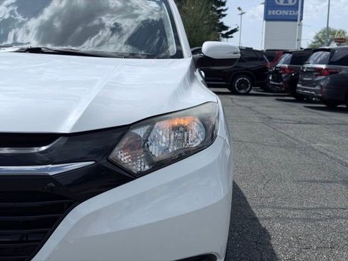 Used 2017 Honda HR-V EX-L image 3