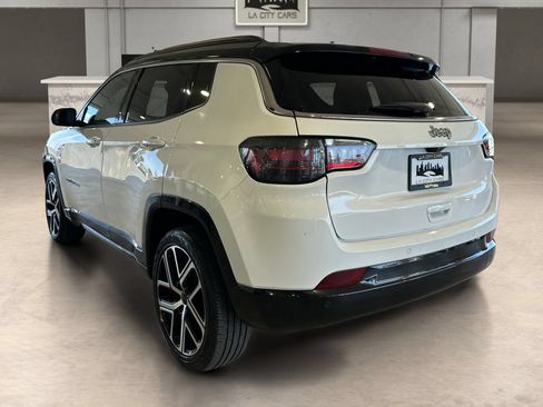 Used 2025 Jeep Compass Limited w/ Elite Group AWD/4WD image 3