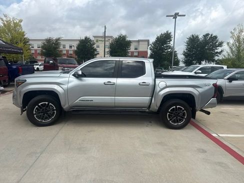 Used 2024 Toyota Tacoma TRD Sport RWD image 6