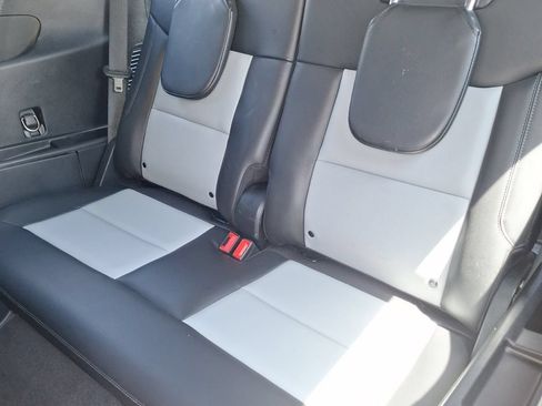 Used 2022 Ford Explorer XLT w/ Equipment Group 202A RWD image 16