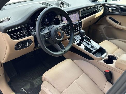 Certified 2026 Porsche Macan AWD/4WD image 11
