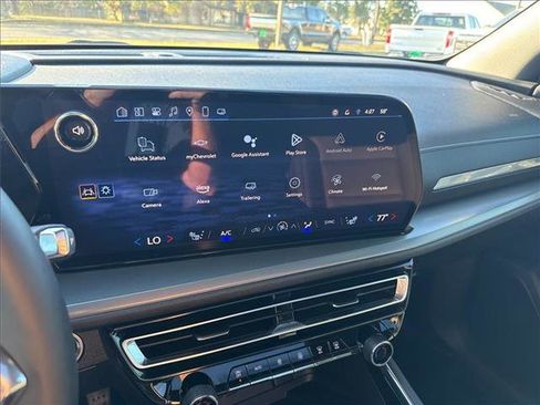 Used 2025 Chevrolet Traverse LT w/ Sun and Wheel Package image 20