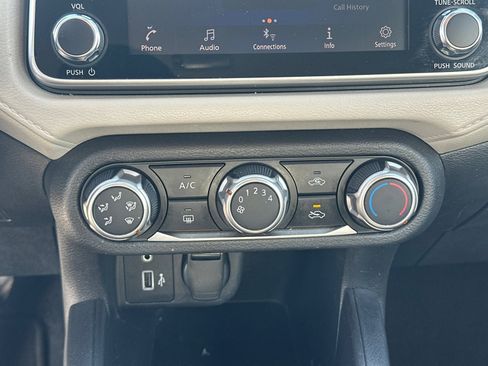 Used 2021 Nissan Versa SV image 28