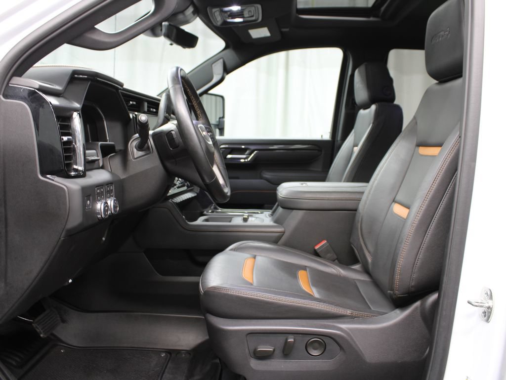 Used 2026 GMC Sierra 2500 AT4 w/ Technology Package AWD/4WD image 15